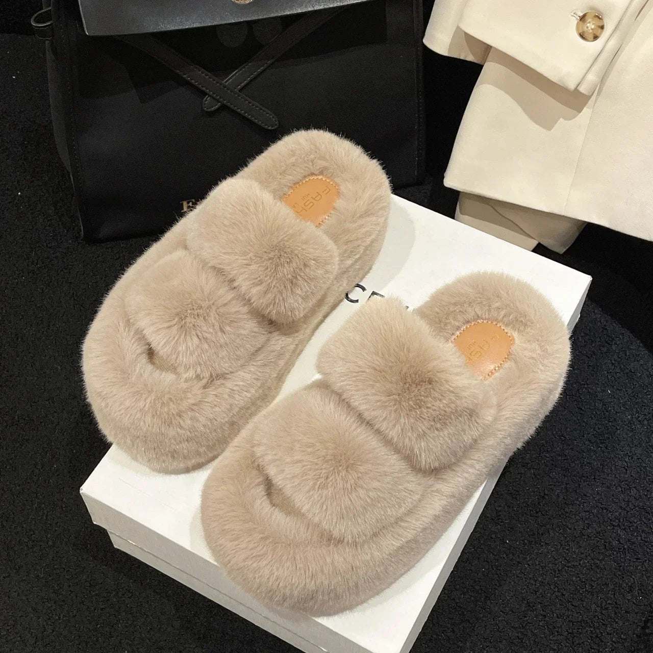 FuzzyElegance - Chaussons souples pour femme