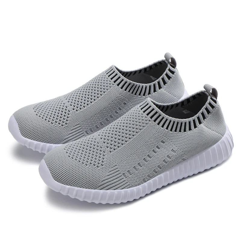 Mindennapi kötött slip-on sportcipők