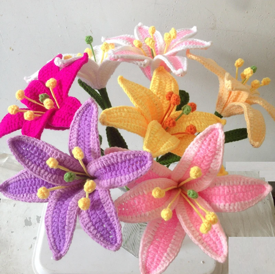 Décoration de fleurs de lys au crochet