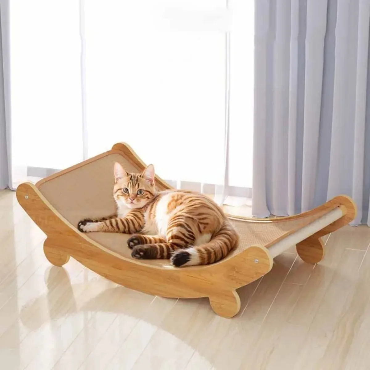 Catnip Haven: multifunctionele houten kattenkrabmat en -bed