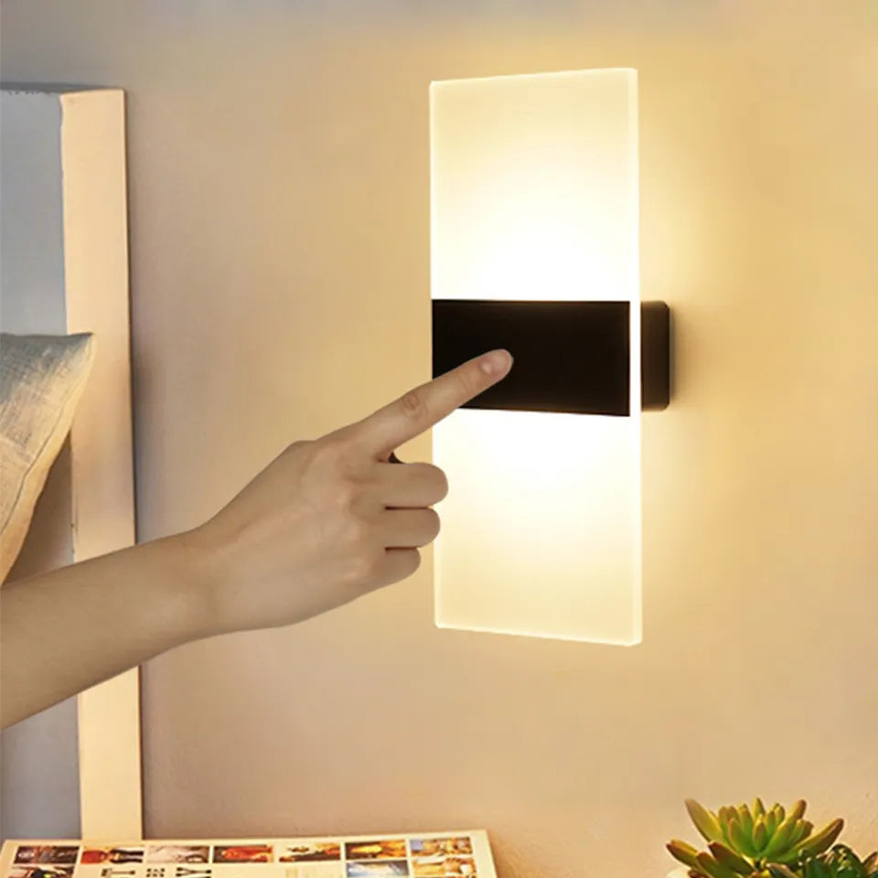 Astrid Light - Touch Vegglampe