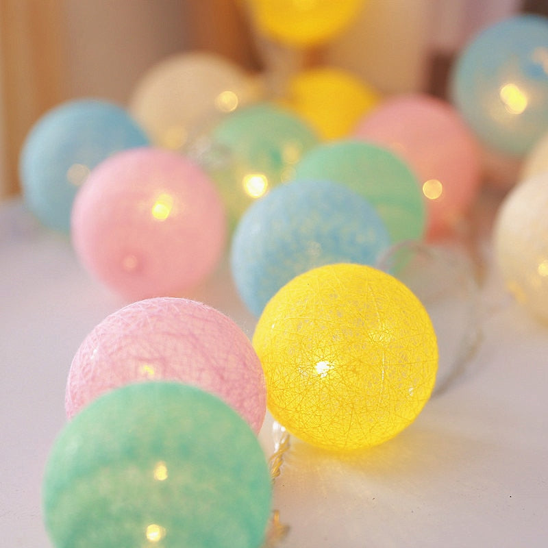 Guirlande lumineuse LED en boules de coton