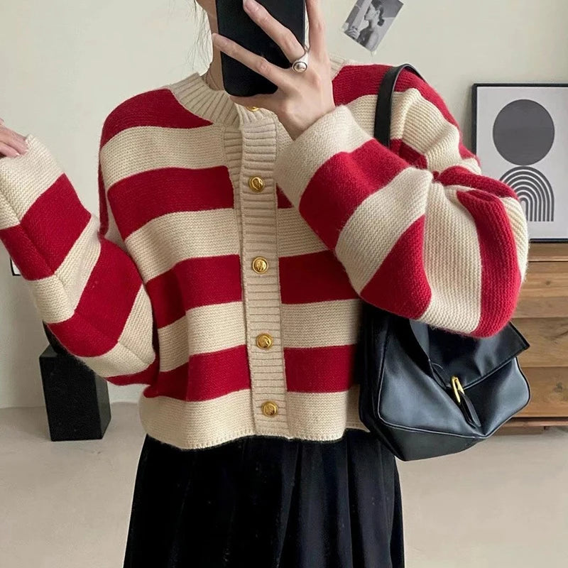 Josephine: Cardigan/maglione lavorato a maglia a righe