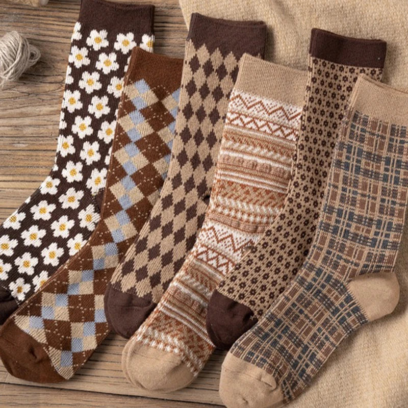 Chaussettes mi-longues confortables de couleur café pour femme – chaudes, rétro et élégantes pour l'automne et l'hiver