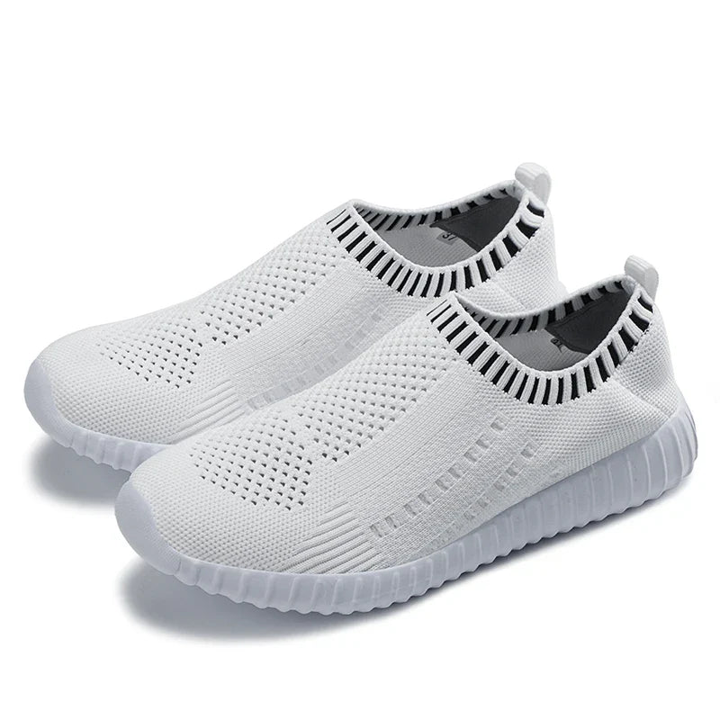 Mindennapi kötött slip-on sportcipők