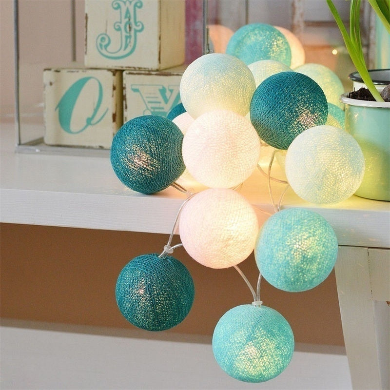 Guirlande lumineuse LED en boules de coton