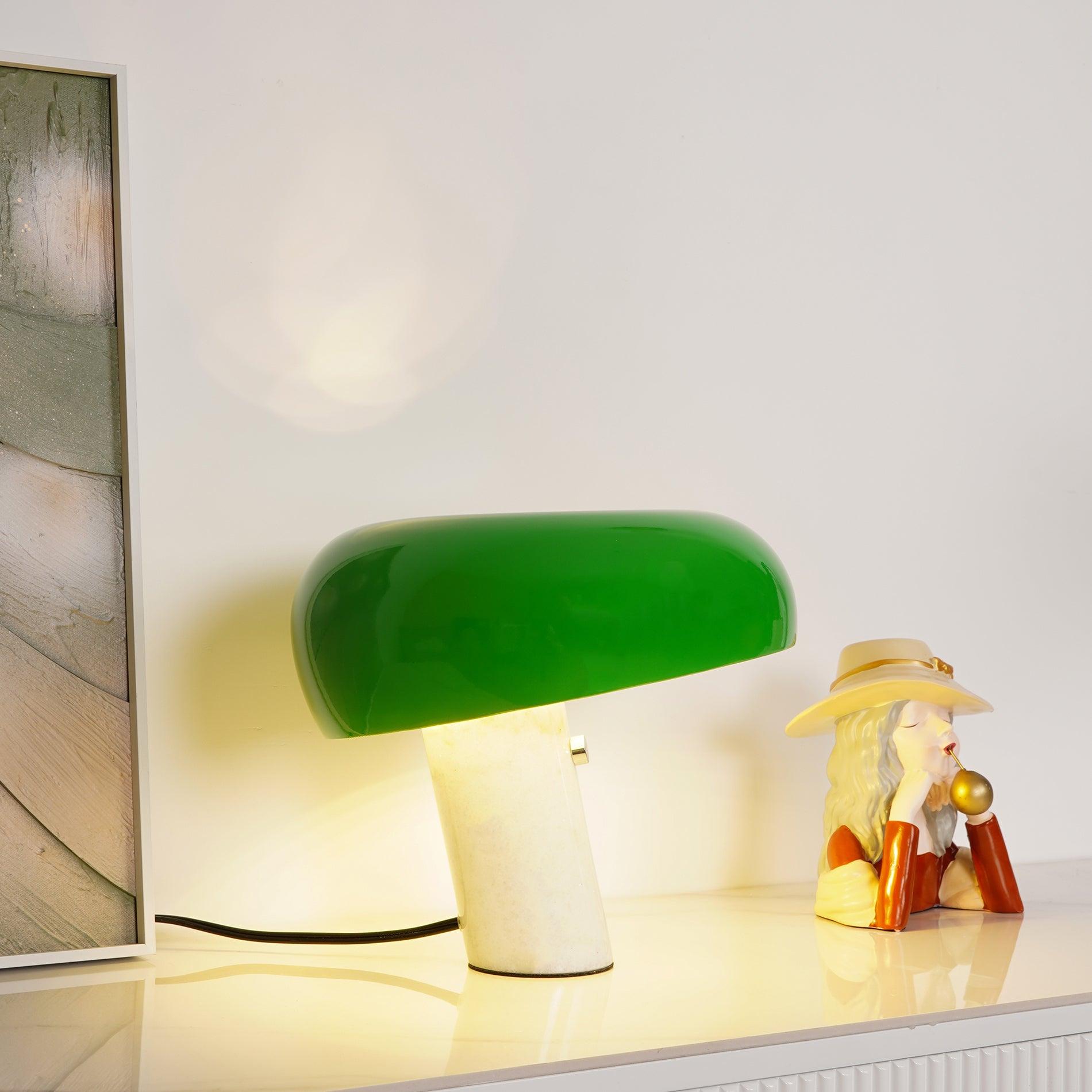 StoneGlow – Dekorative Tischlampe aus Marmor, die Eleganz und Wärme vereint