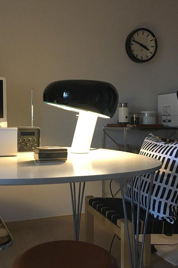 StoneGlow - Dekorativ bordlampe i marmor, som kombinerer eleganse og varme