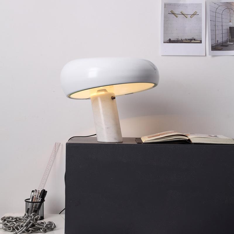 StoneGlow - Dekorativ bordlampe i marmor, som kombinerer eleganse og varme