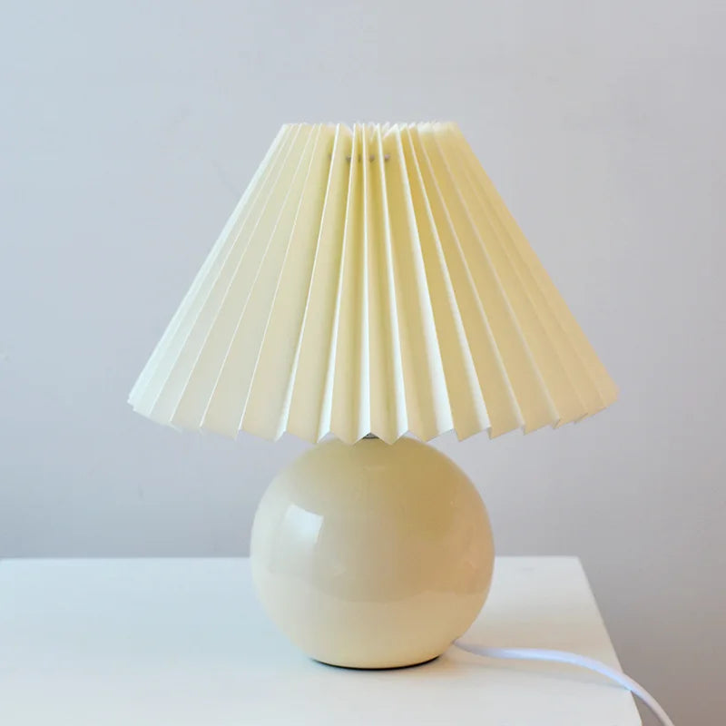 Antique Pleated - Vintage table lamp with pleats