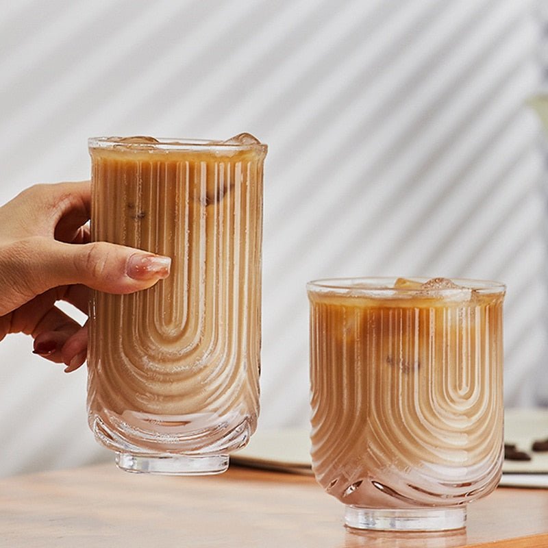 Tasse à café en verre de latte glacé américain