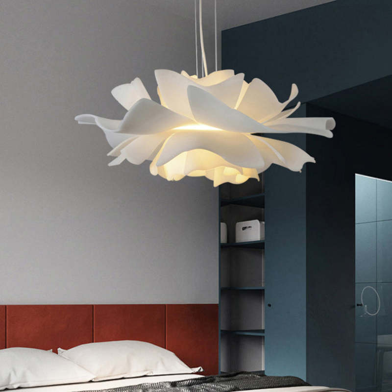 Bella Lampada a Sospensione Design Moderno Fiore in Metallo Bianco Soggiorno Camera da Letto