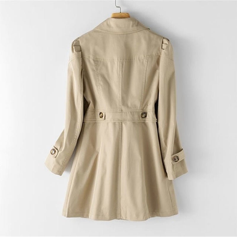 Clara – Moderner Trenchcoat/Jacke mit Cut-Outs, hohem Kragen und Knöpfen