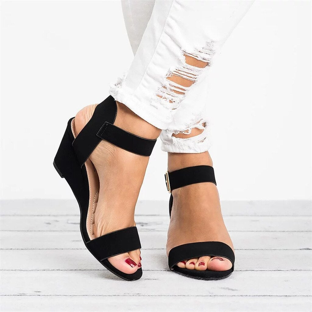 EleganceWedge strappy sandals – chic & comfortable