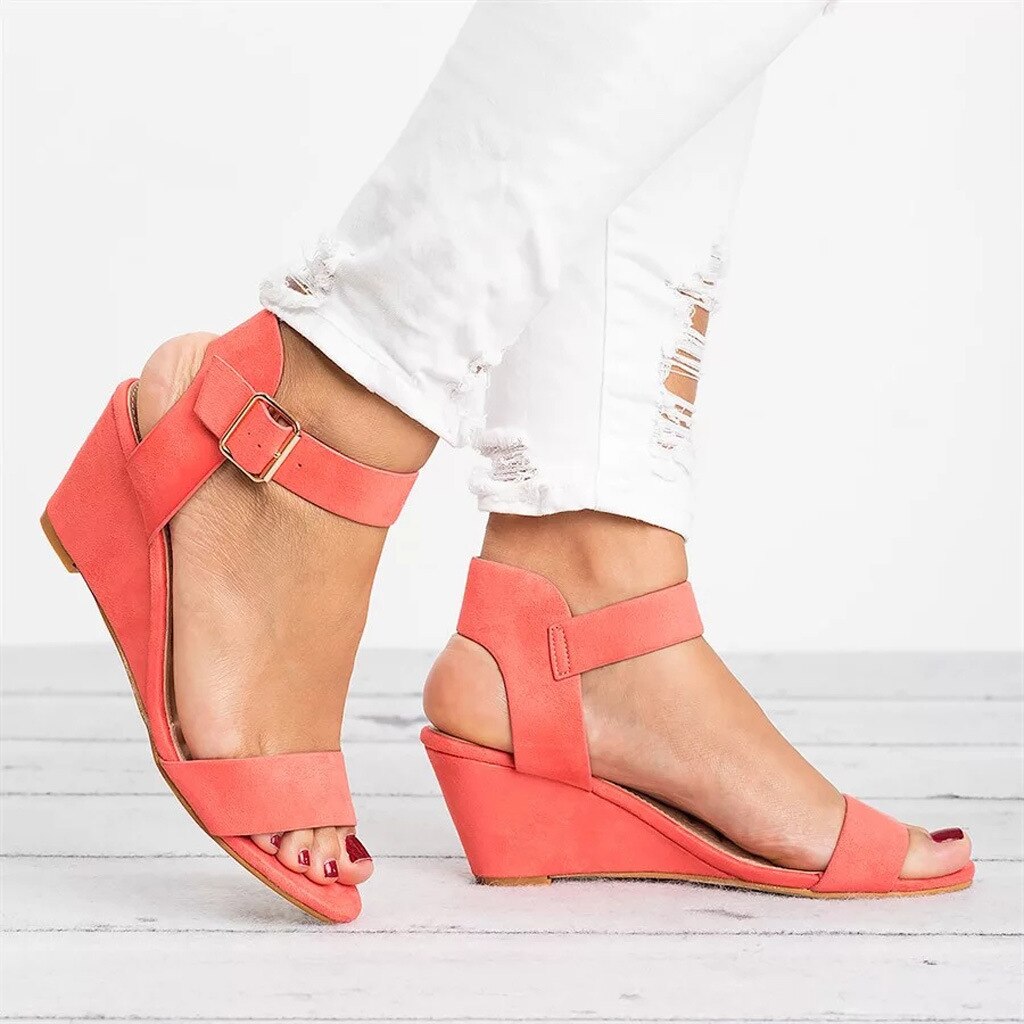 EleganceWedge strappy sandals – chic & comfortable