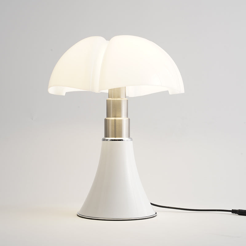 ClassicGlow – Lampe classique élégante