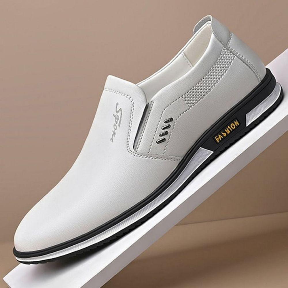 Elegancia clásica: mocasines de piel premium 'ElegantStride' para hombre