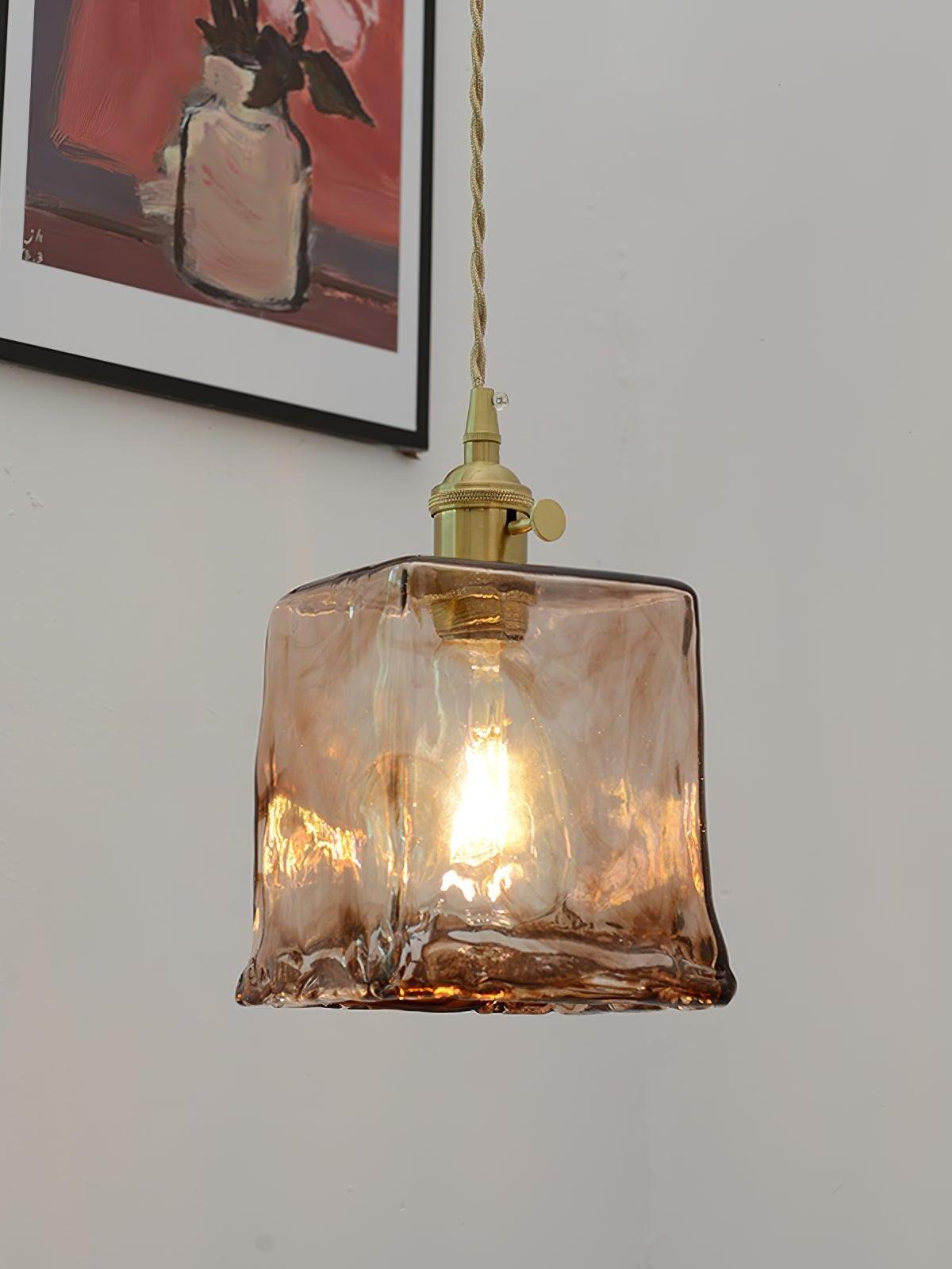 Brass Amber Glass Pendant Light -valaisin