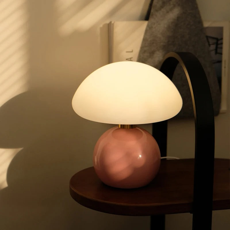 Brillance crémeuse | Lampe de chevet moderne