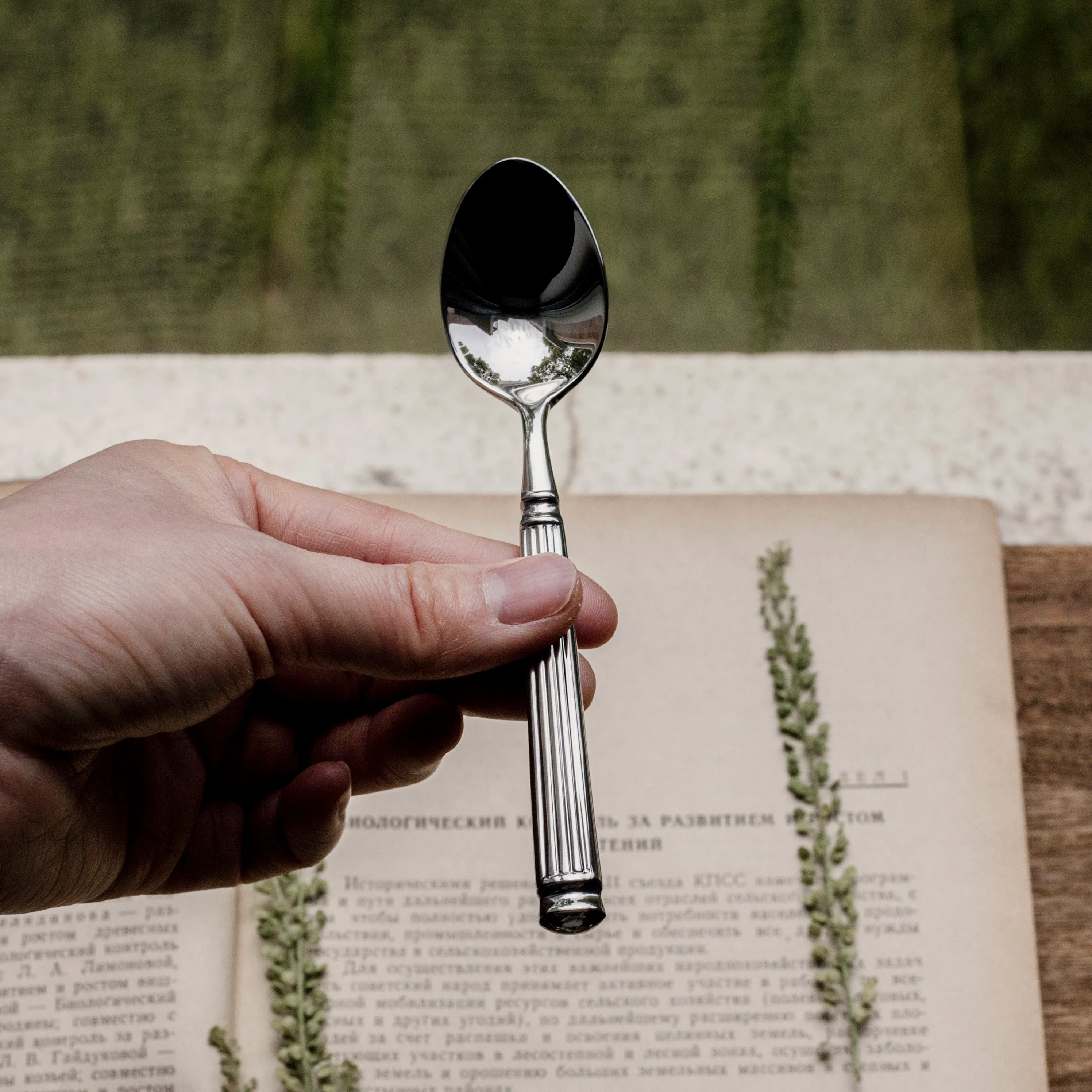 Château Oaks Roman Flatware Set