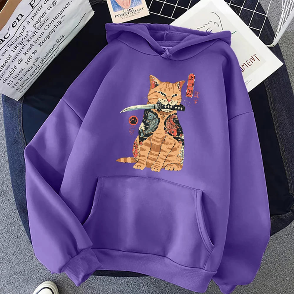 Sudadera con capucha y gato naranja con katana samurái