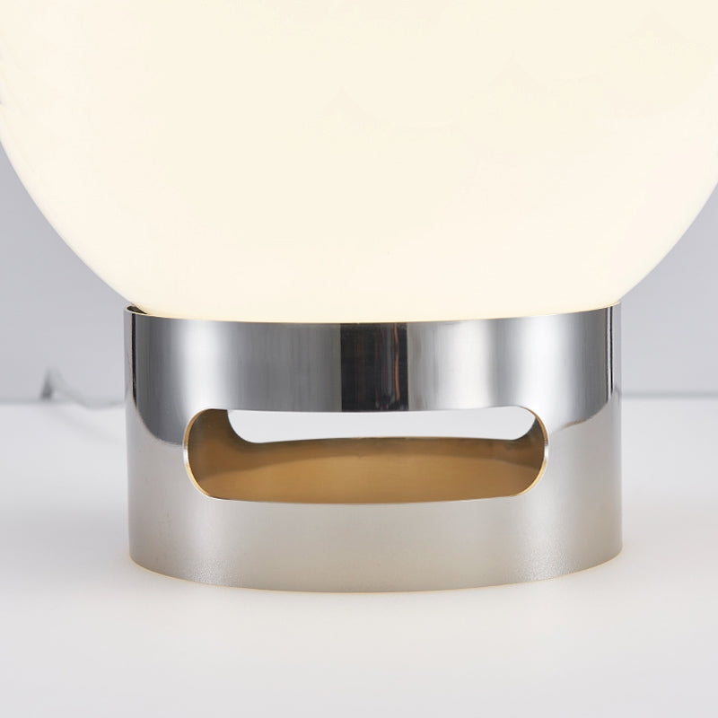 Fransk Opal Bauhaus bordlampe