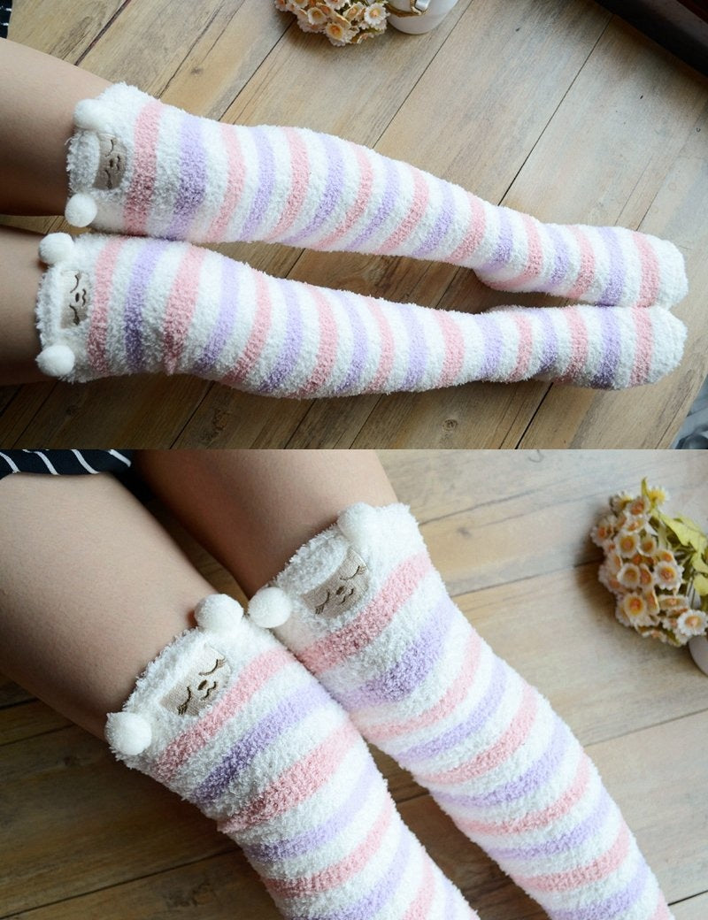 Fuzzy Thigh Highs (15+ Stiler)