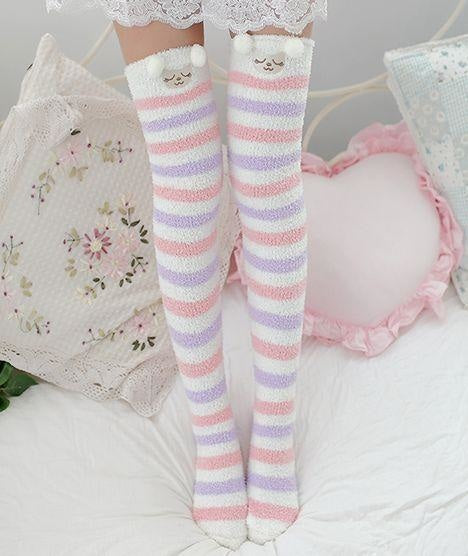 Fuzzy Thigh Highs (15+ Stiler)