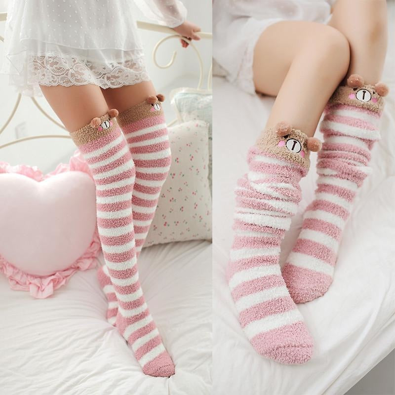 Fuzzy Thigh Highs (15+ Stiler)