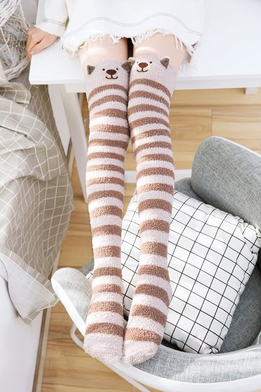 Fuzzy Thigh Highs (15+ Stiler)