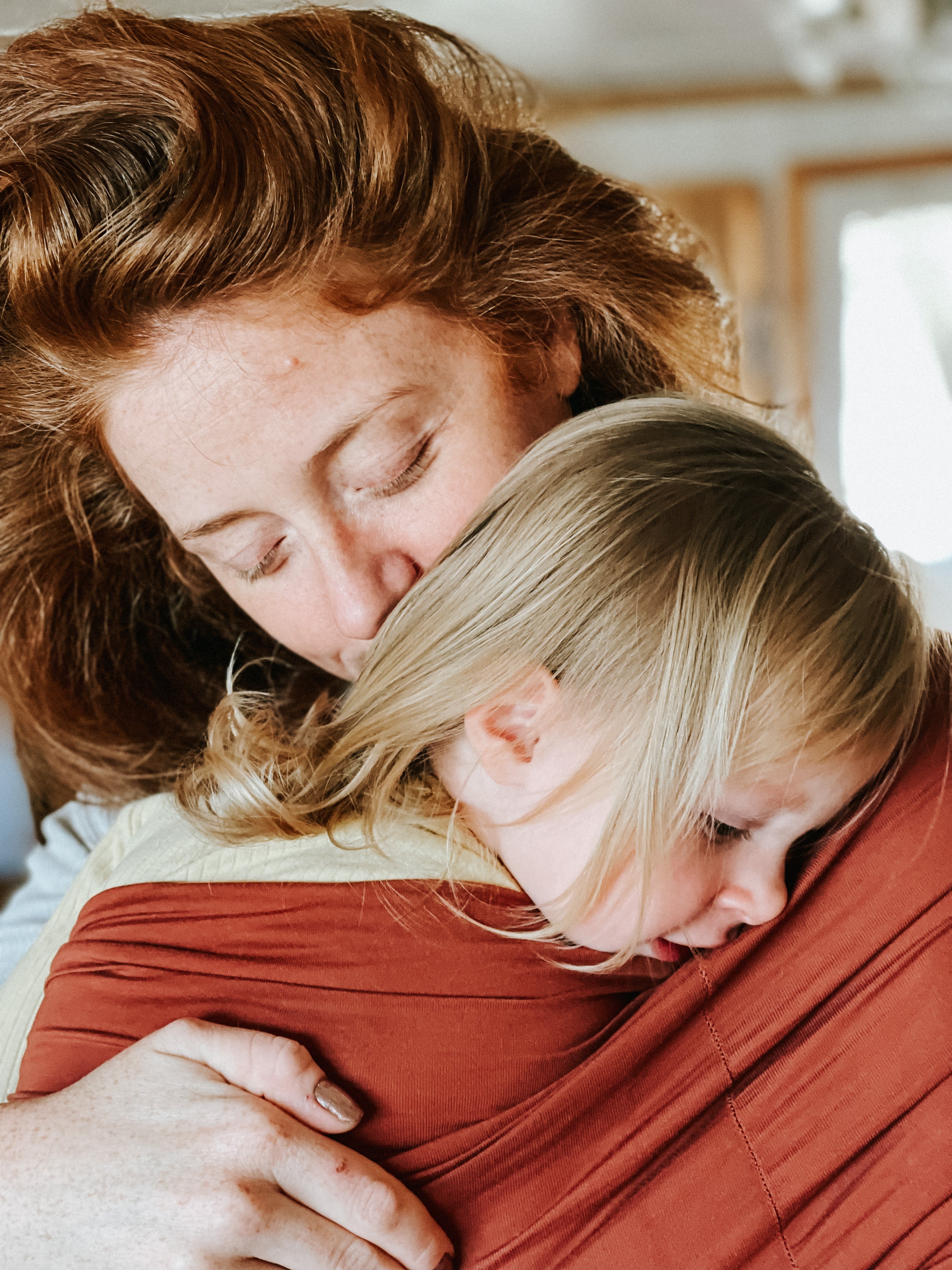 Kayleen Embrace, porteuse de vie | écharpe de portage pour bébé