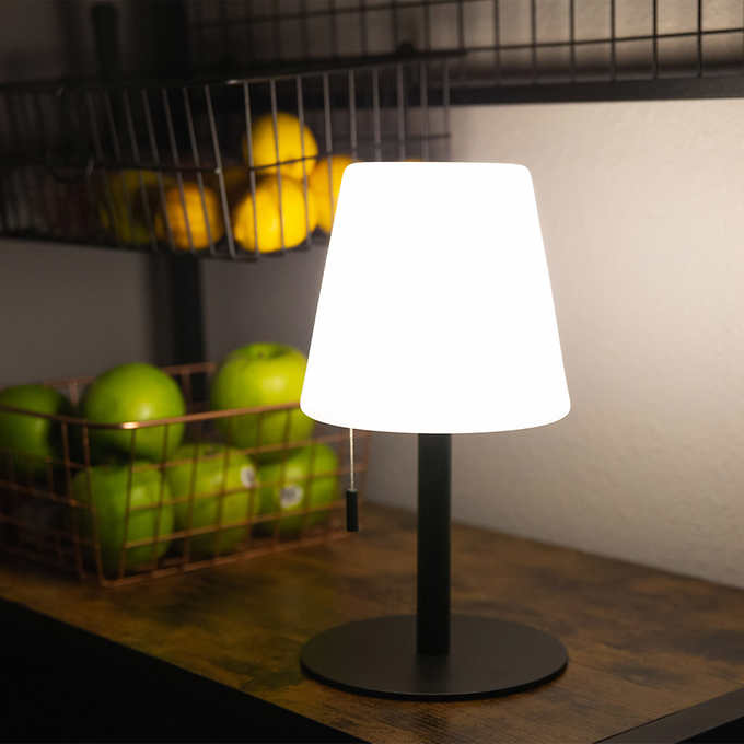 Minimalistisk modern bordslampa