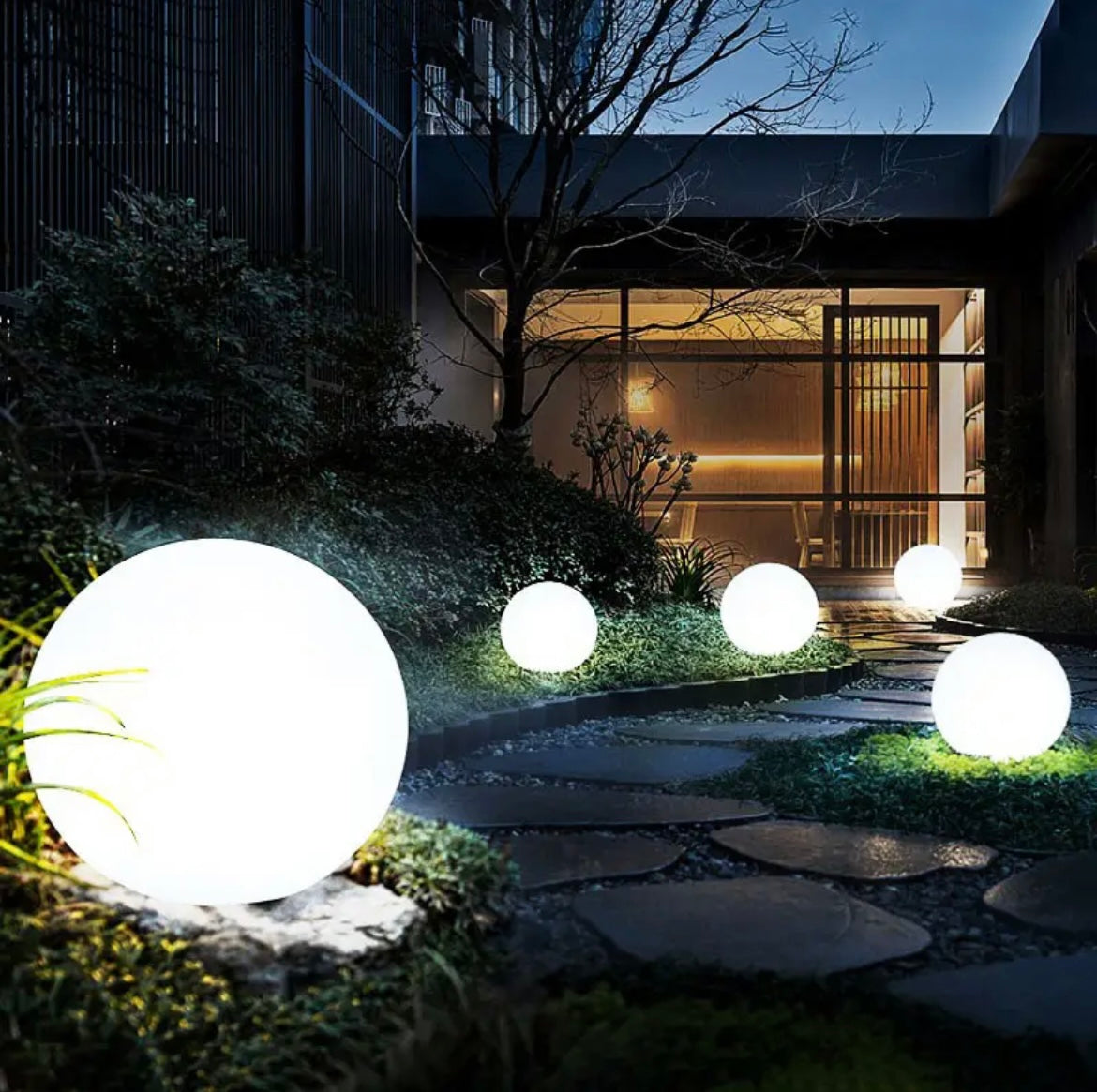 Luce a sfera a LED per esterni da giardino