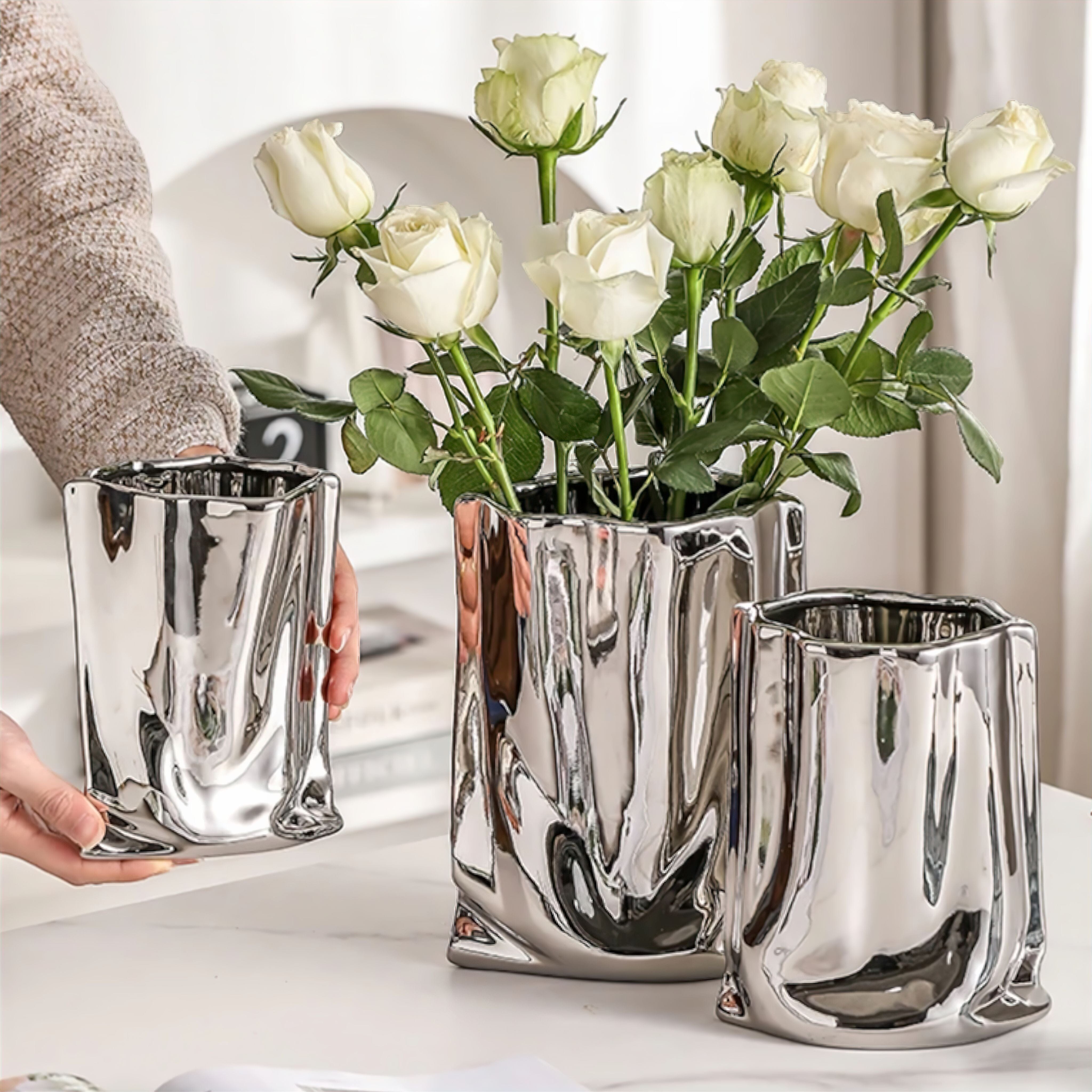 Vase aus flüssigem Silber