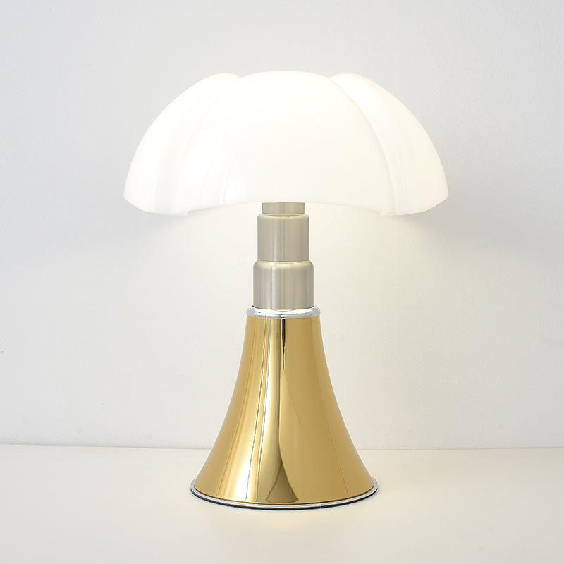 ClassicGlow – Lampe classique élégante