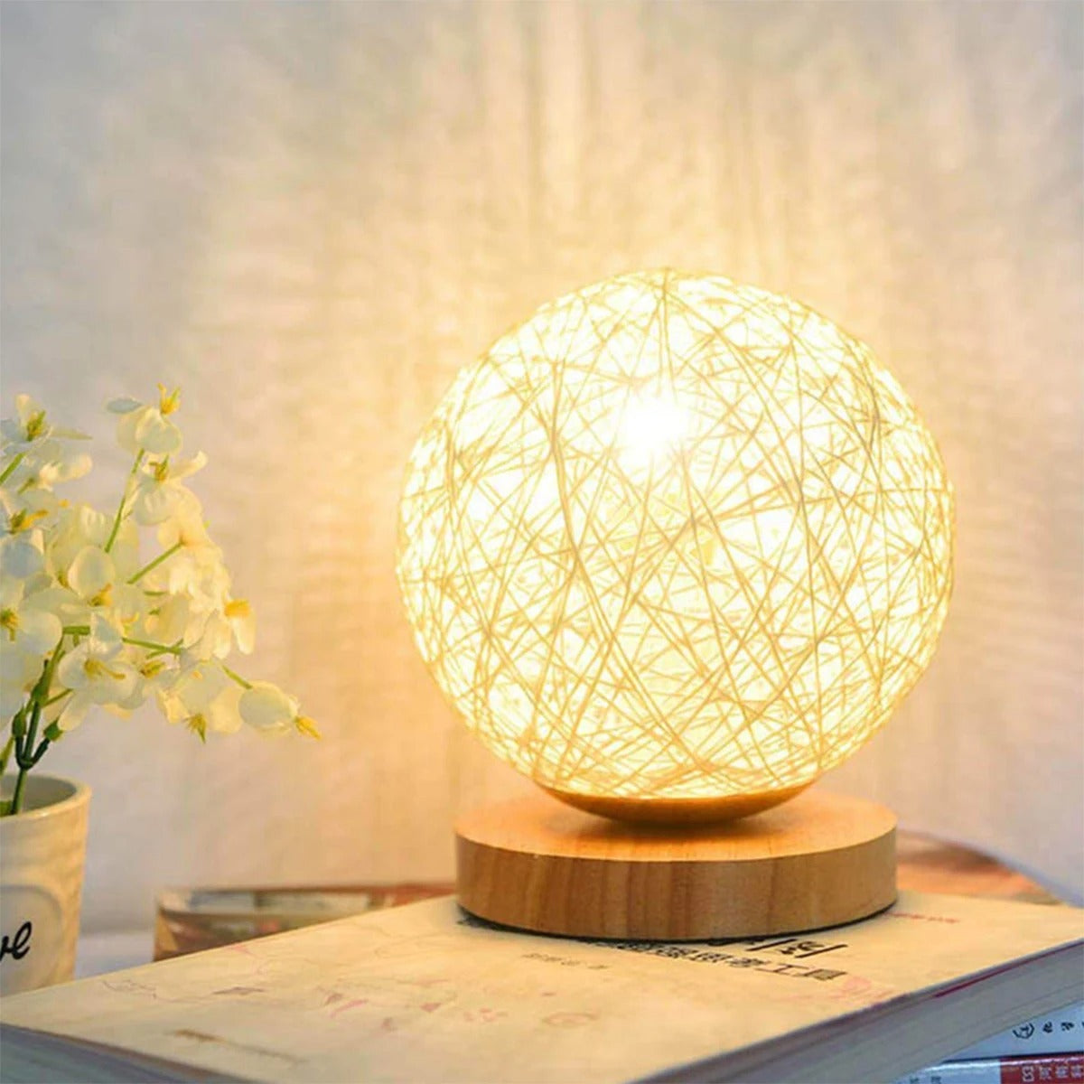 Lampada da tavolo a LED in rattan - Dimmerabile e realizzata a mano per l'atmosfera notturna