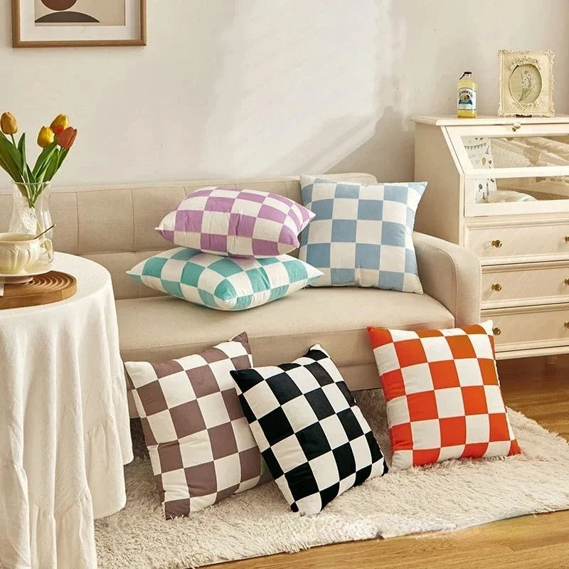 Housse de coussin à carreaux en damier tendance – Décoration rétro pour n'importe quelle pièce