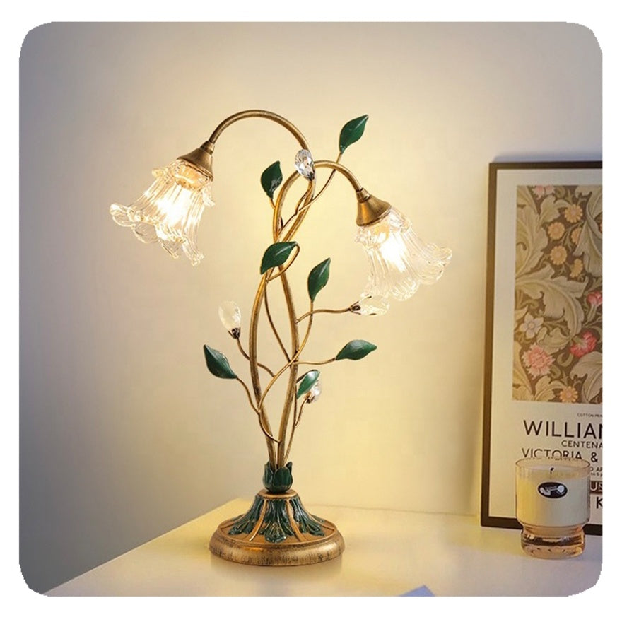 BloomGlow – Lampe de table florale