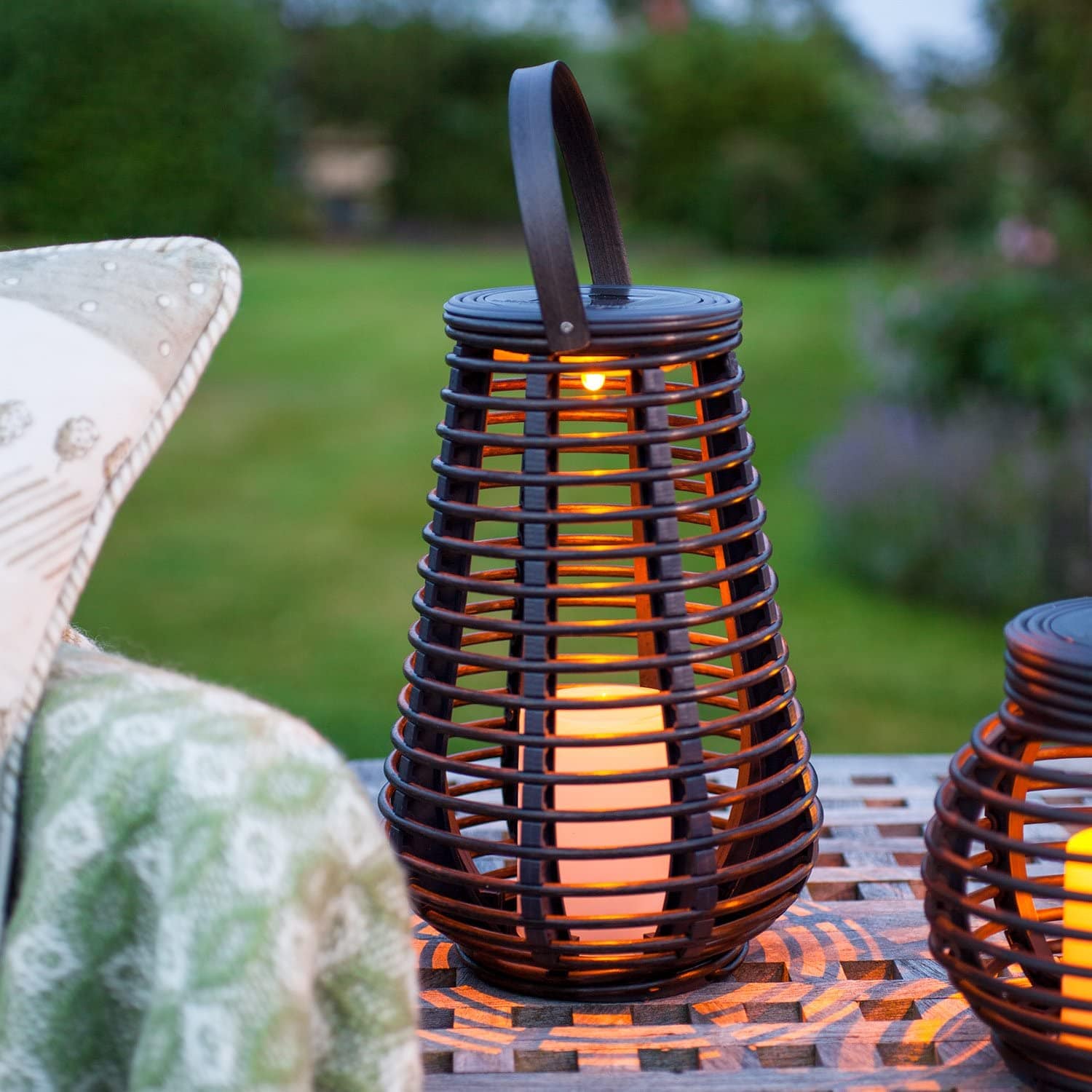 Rattan Teardrop Buitenlamp (Zonne-energie)