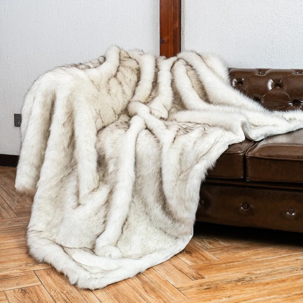 Luxurious Faux Fur Blanket – Ultimate Comfort and Style for Your Home