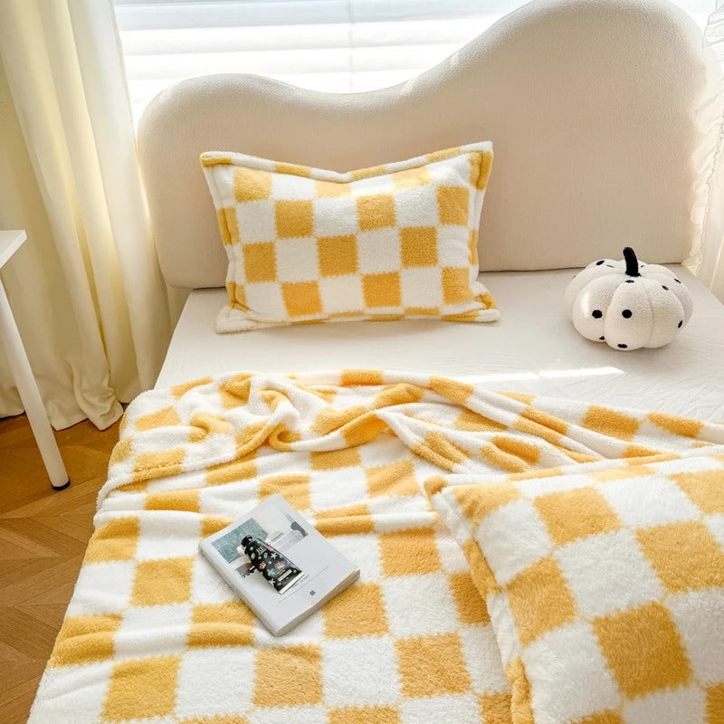 Yellow White Flannel Panda Fleece Blanket – Soft Comfort for Any Room!