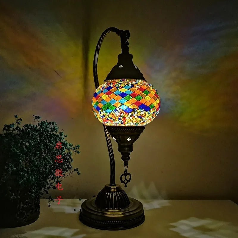 Tyrkisk mosaikkbordlampe - håndlaget eleganse for interiøret ditt