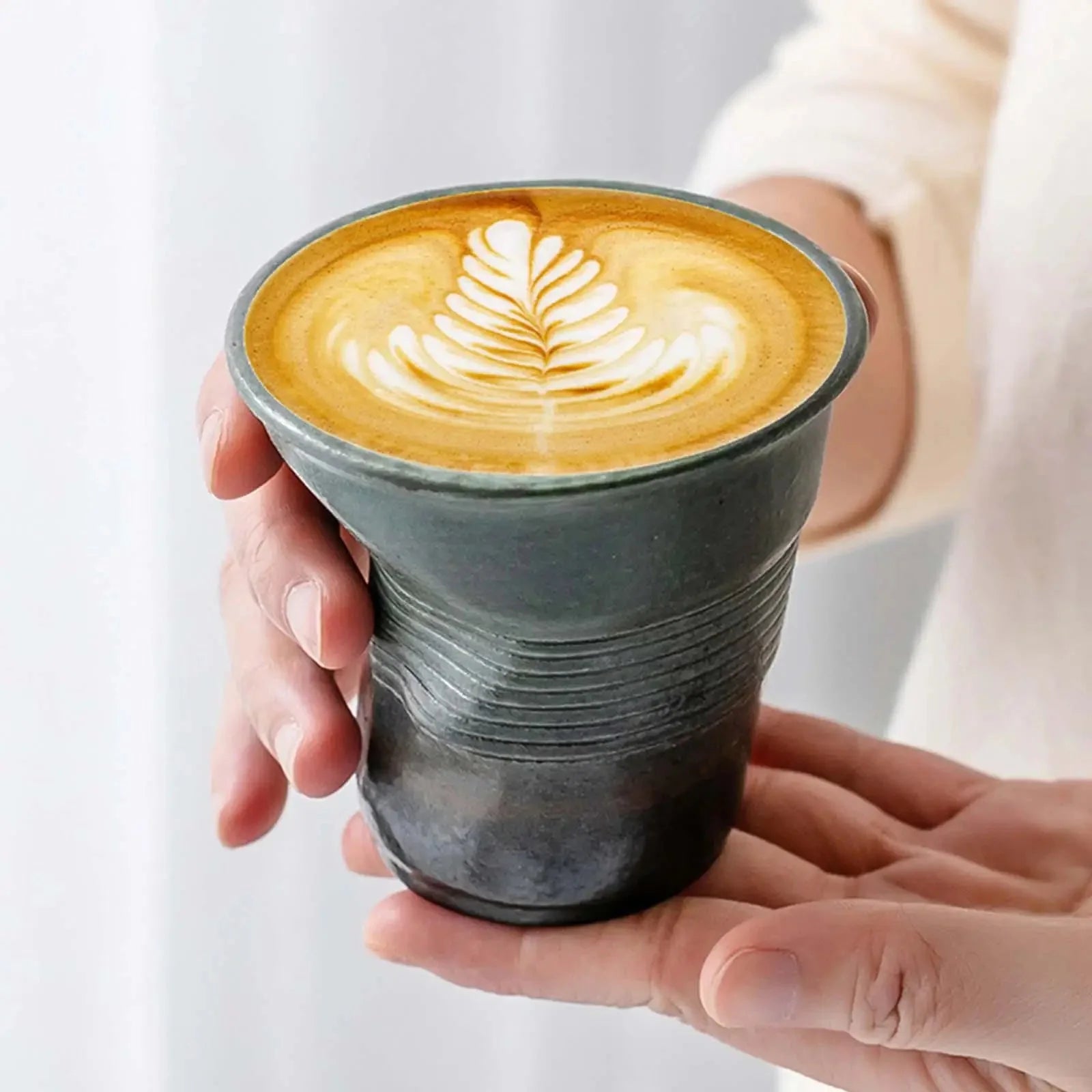 Tazza da caffè in ceramica 'Wonky' di novità