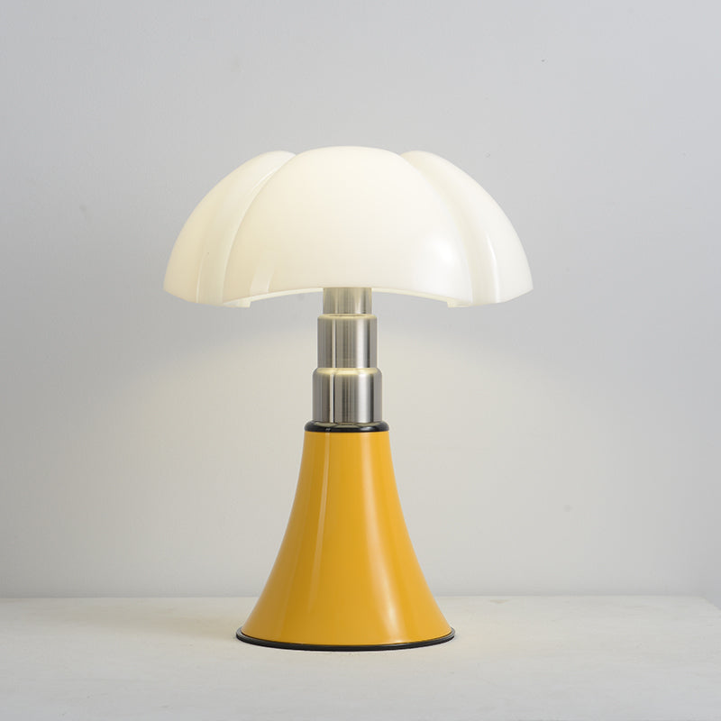 ClassicGlow – Lampe classique élégante