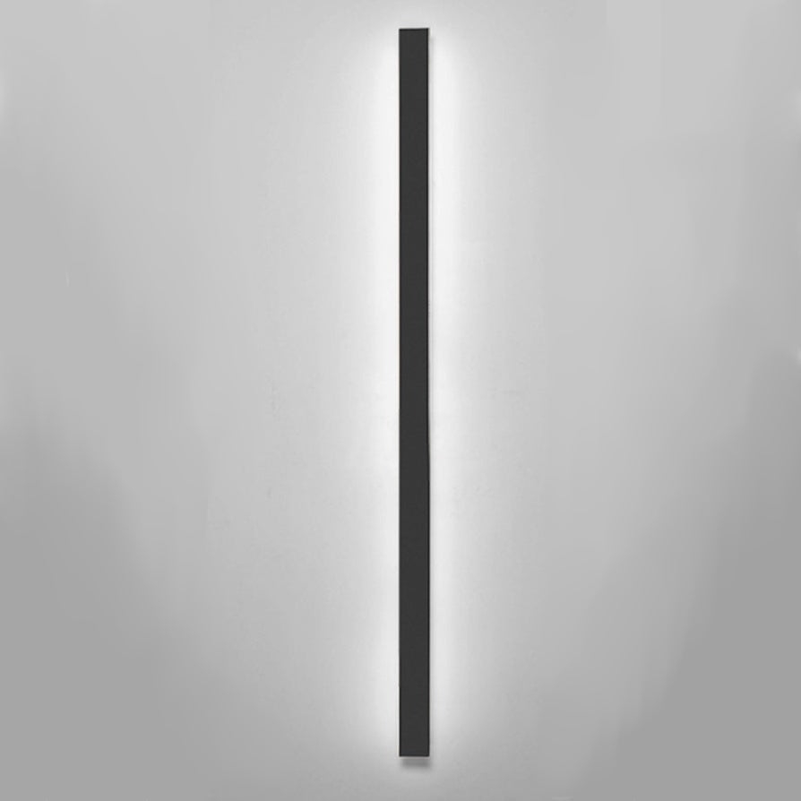 Linear Luxe™ Outdoor Sconce