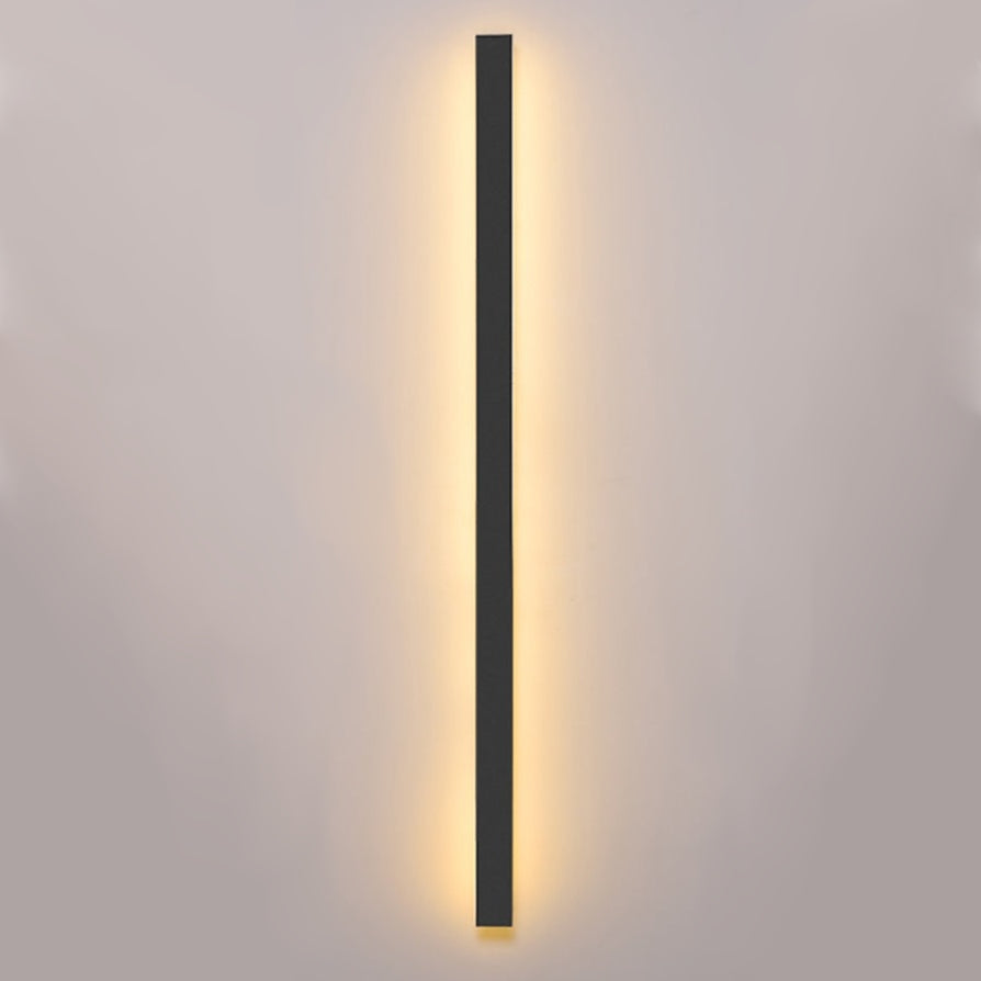 Linear Luxe™ Outdoor Sconce