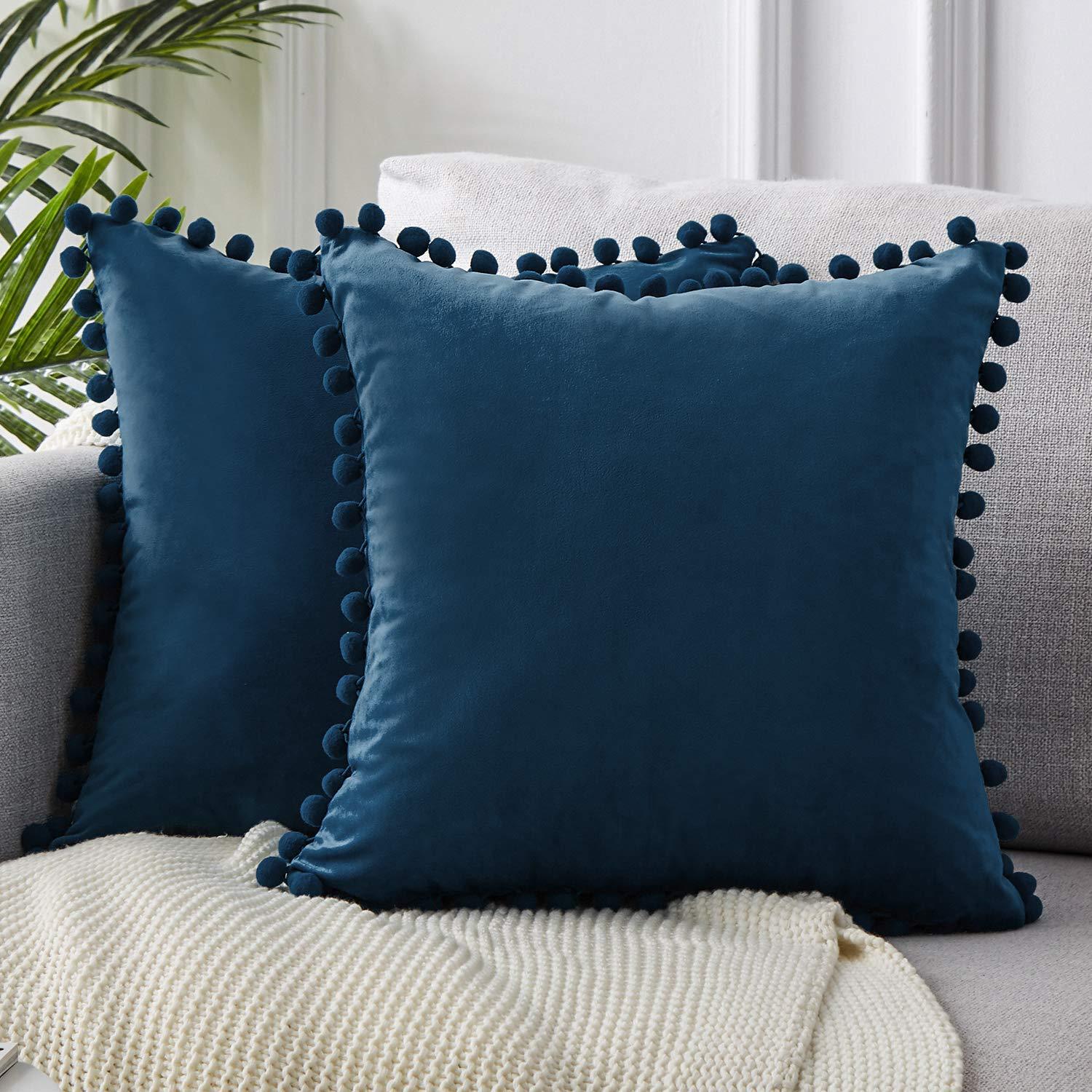 Housses de coussin à pompons