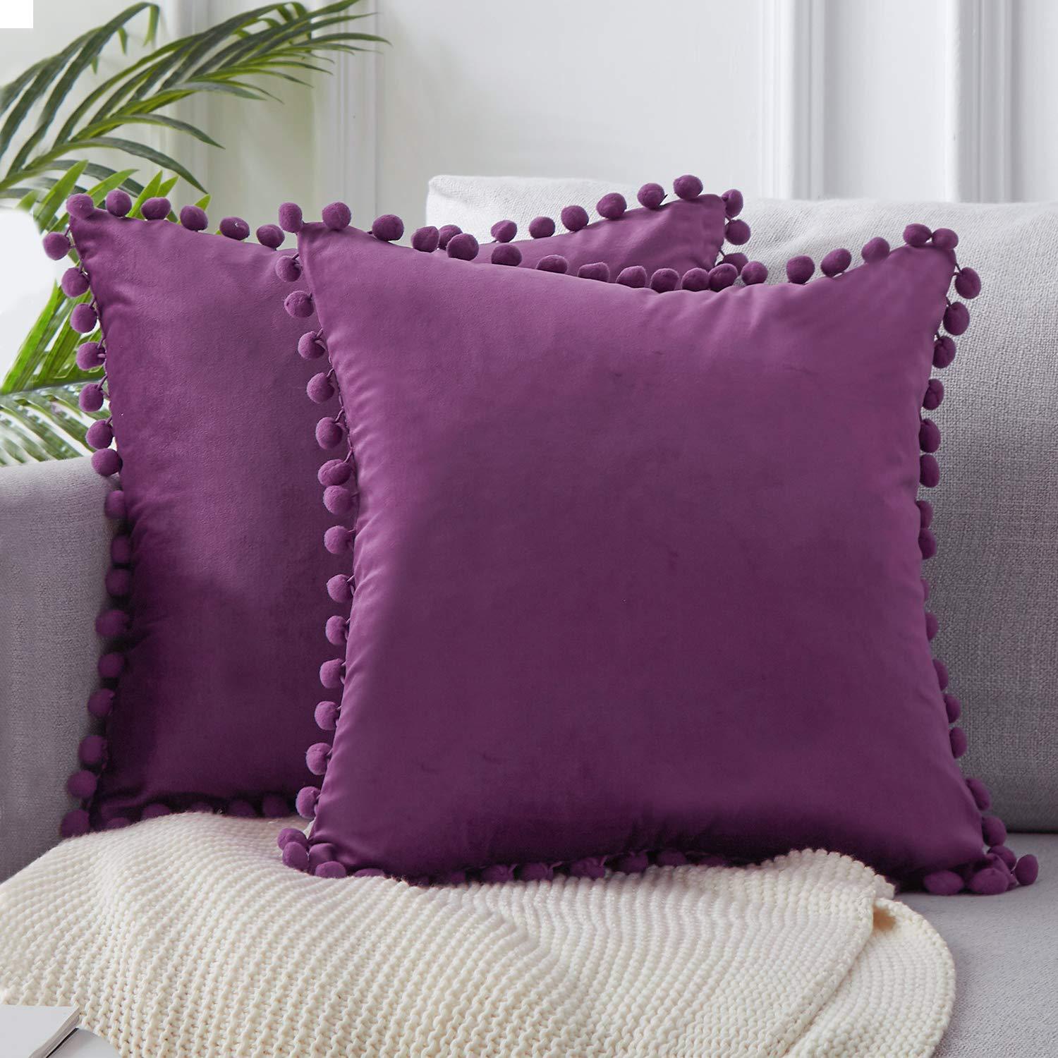 Housses de coussin à pompons