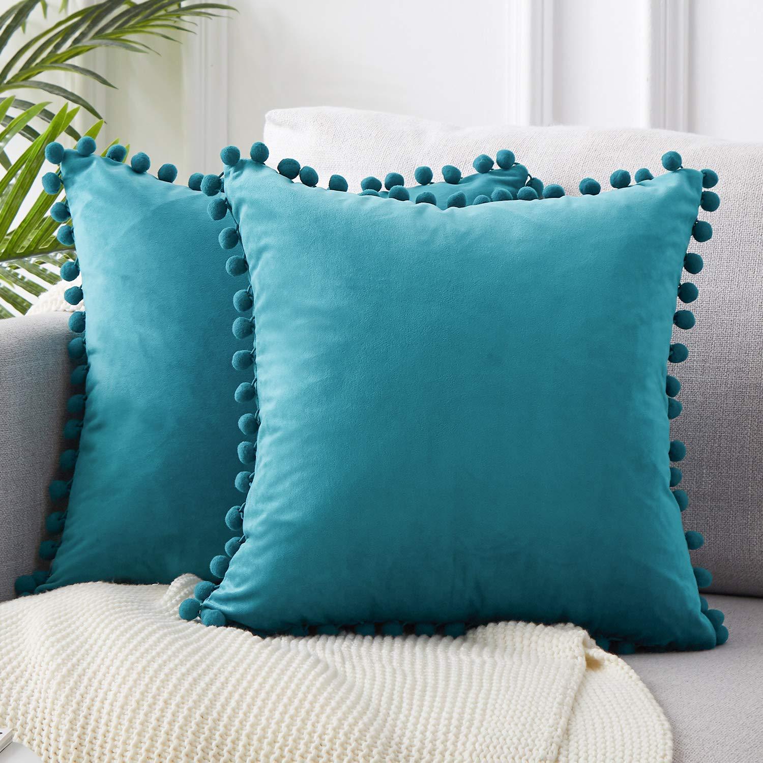 Housses de coussin à pompons