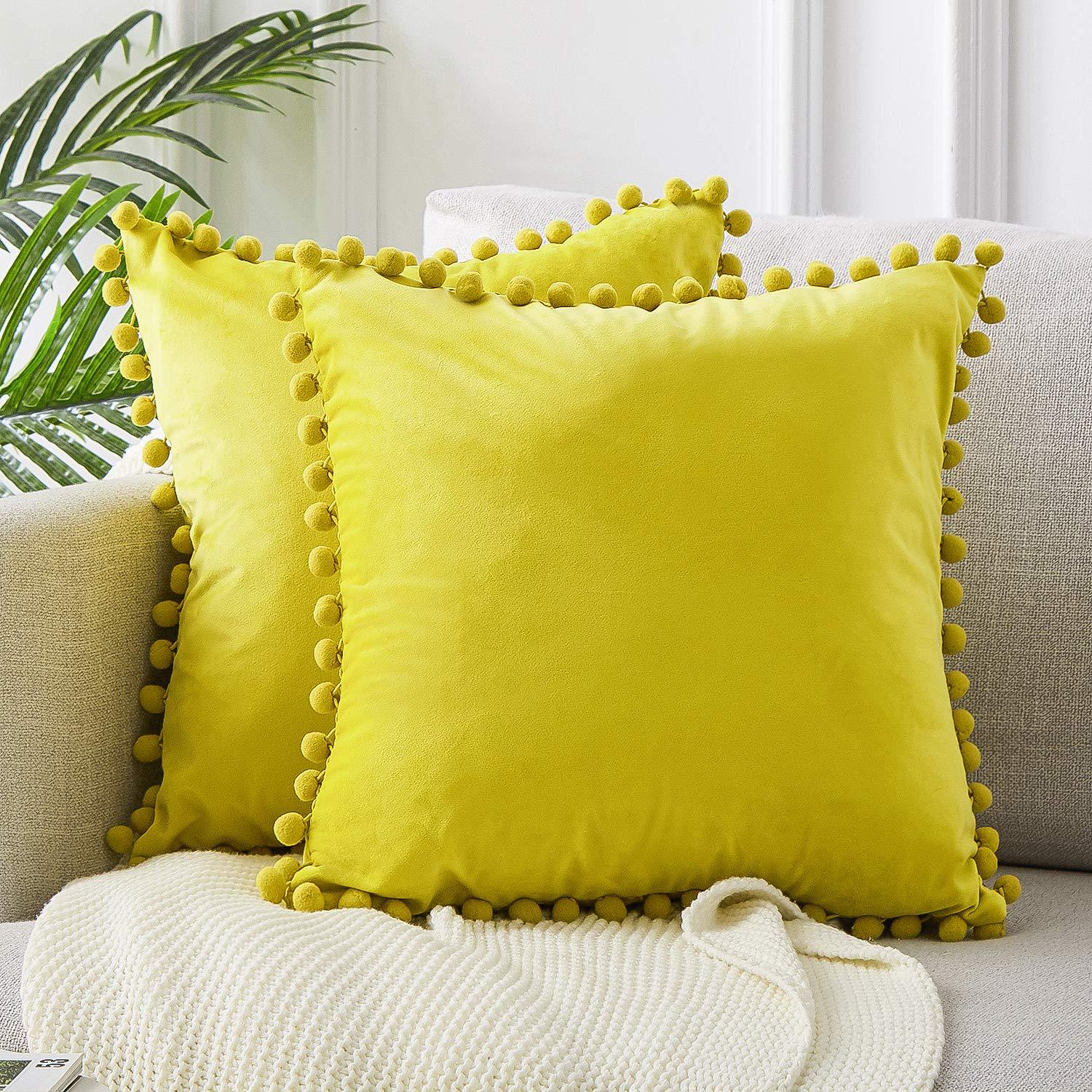 Housses de coussin à pompons